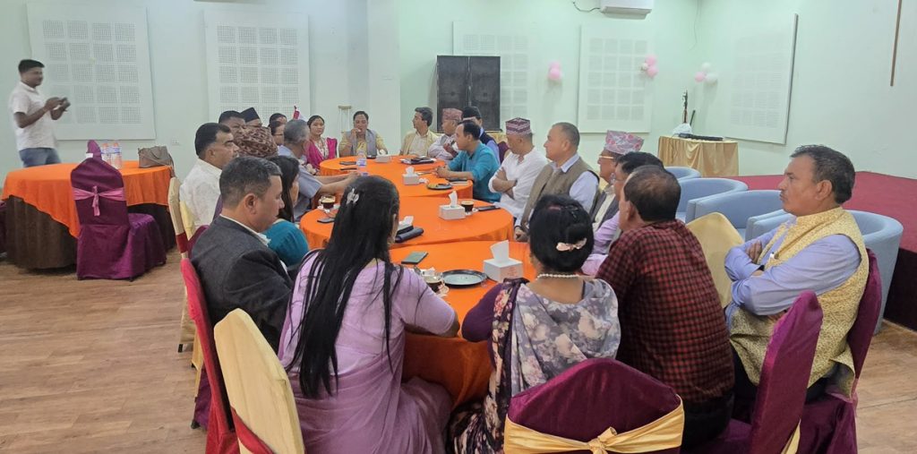 सुदूरपश्चिममा मुख्यमन्त्री फेर्ने मागबारे, गगनले चासो देखाउँदा सांसदको मन्त्री माग