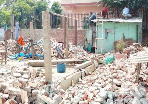 बारा कारागारको सरकारी जग्गामा बनेका अवैध संरचना हटाउन थालियो