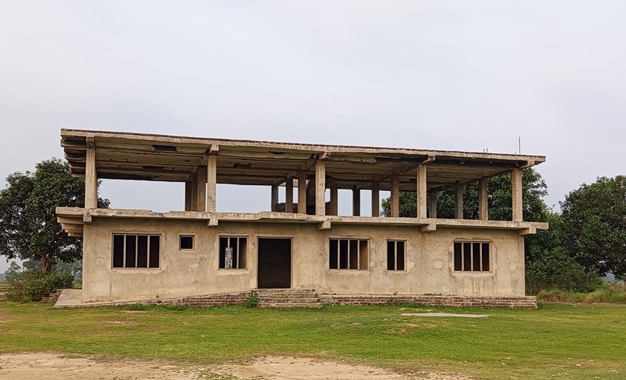 काचनमा निर्माणाधीन बर्थिङ सेन्टर भवन ४ वर्षदेखि अलपत्र, सेवाग्राही मारमा