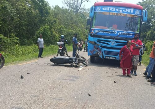 रौतहटमा बसको ठक्करबाट मोटरसाइकल चालकको मृत्यु