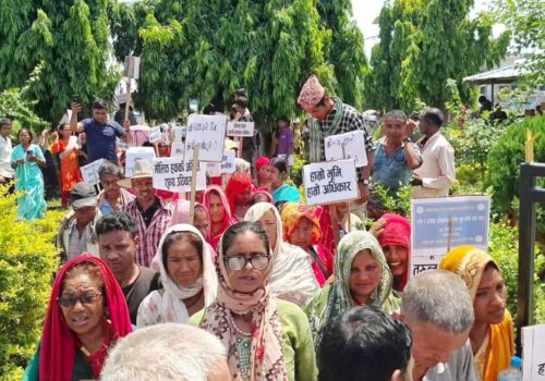 धनुषाको ढल्केबरमा सुकुमवासीको प्रदर्शन, माग पूरा गर्न आग्रह