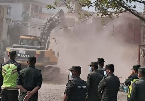 लालपूर्जा देखिएपछि रोकियो डोजर, भेरिफाइ गर्न सरकारी टोली खटाइयो