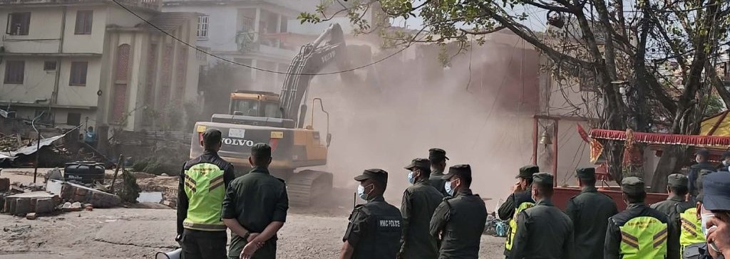 लालपूर्जा देखिएपछि रोकियो डोजर, भेरिफाइ गर्न सरकारी टोली खटाइयो
