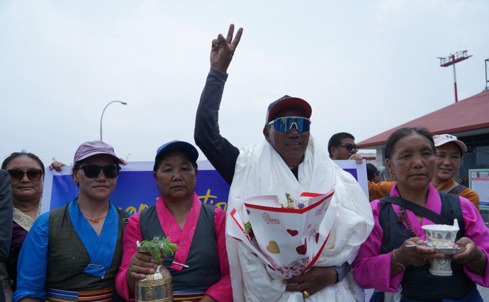 सगरमाथा ३२ पटक सफल आरोहणपछि कामिरिता काठमाडौंमा, नेपाल चिनाउने लक्ष्य