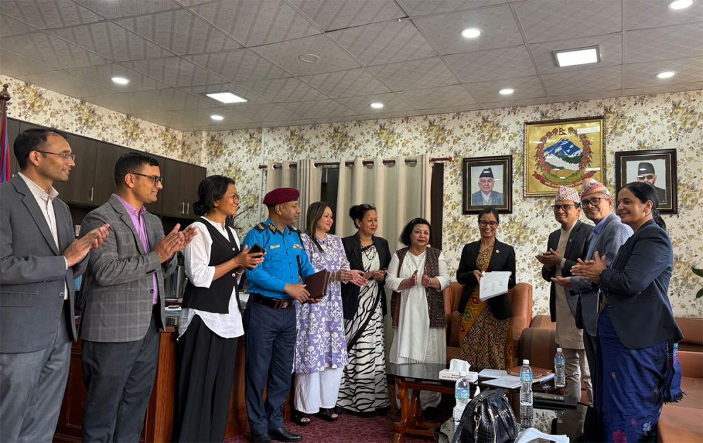 अपराध संहिता कार्यान्वयनमा देखिएका अवरोधबारे कार्यदलको प्रतिवेदन बुझाइयो
