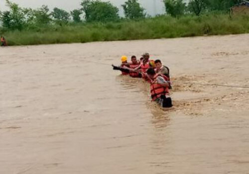 बाढीमा फसेका २० जनाको सकुशल उद्धार