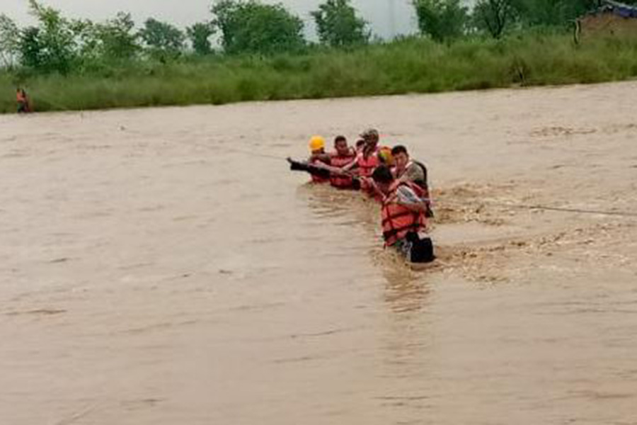 बाढीमा फसेका २० जनाको सकुशल उद्धार