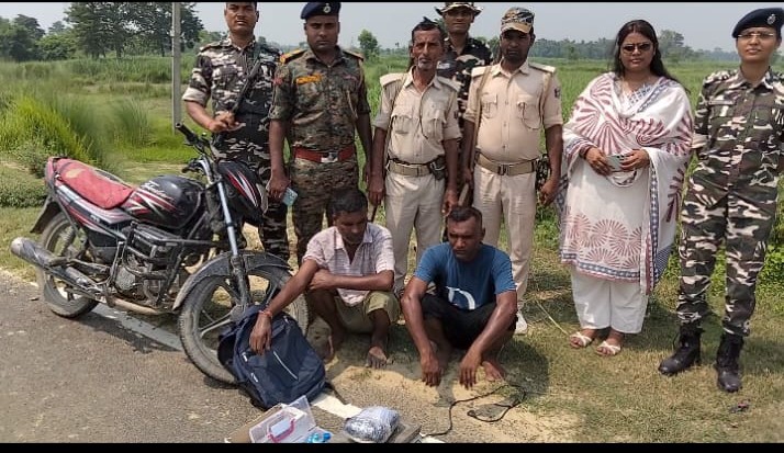 सीमाबाट २ किलो अफिमसहित तीन जना पक्राउ, एक भारतीय र दुई नेपाली