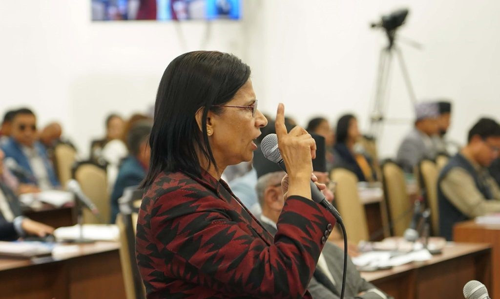 ‘फाइल खोल्ने’ चेतावनी कसका लागि थियो ? एमालेले सोध्यो अर्थमन्त्रीलाई