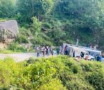 बाजुरामा बस अनियन्त्रित भएर दुर्घटना, २४ यात्रु घाइते