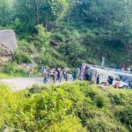 बाजुरामा बस अनियन्त्रित भएर दुर्घटना, २४ यात्रु घाइते