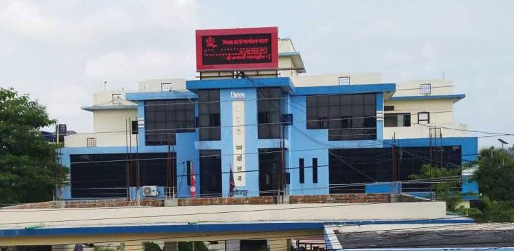 मध्यराति कानुनमन्त्री पराजुलीको निवासमा प्रहरीको छापा