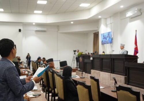 सरकारद्वारा संसद्‌मा ८ अध्यादेश स्वीकृत गर्ने प्रक्रिया अघि नबढाइएको