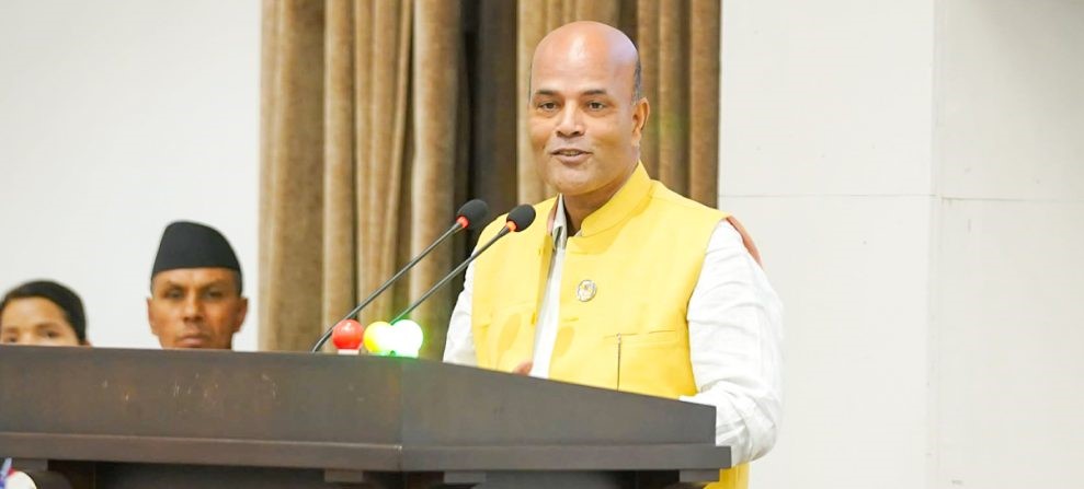 स्वर्णिममाथि अमरेशको कटाक्ष : बजेट ‘फुलेको बेलुन’, कार्यान्वयन शून्य