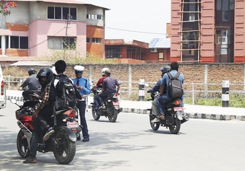 ट्राफिक नियम उल्लङ्घन महँगो : एकै दिन २० लाख २४ हजार रुपैयाँ राजस्व सङ्कलन