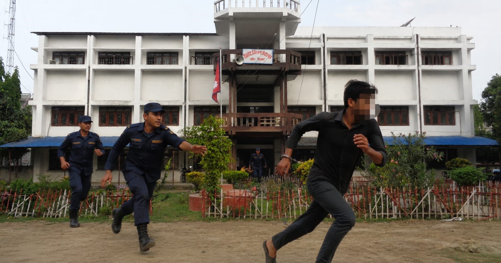 अदालतबाट हथकडीसहित थुनुवा फरार, रौतहटमा सुरक्षा व्यवस्थामाथि प्रश्न