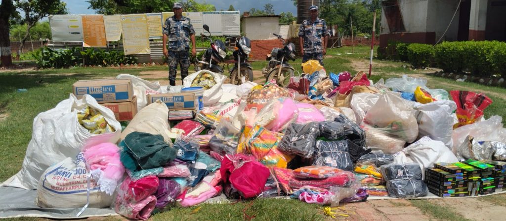 सिरहामा अवैध कारोबारविरुद्ध कारबाही, १४ लाख मूल्यका सामान नियन्त्रणमा