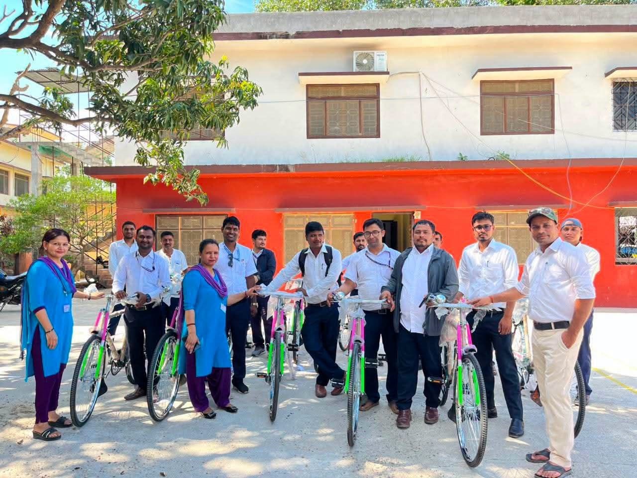 रौतहटका १२ पालिकाका हल्कारालाई साइकल वितरण, हुलाक सेवा थप प्रभावकारी बनाउने लक्ष्य