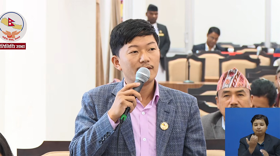 ‘ढुंगा बोल्ला, मान्छे बोल्दैन’ : बालेनमाथि आरेन राईको कटाक्ष
