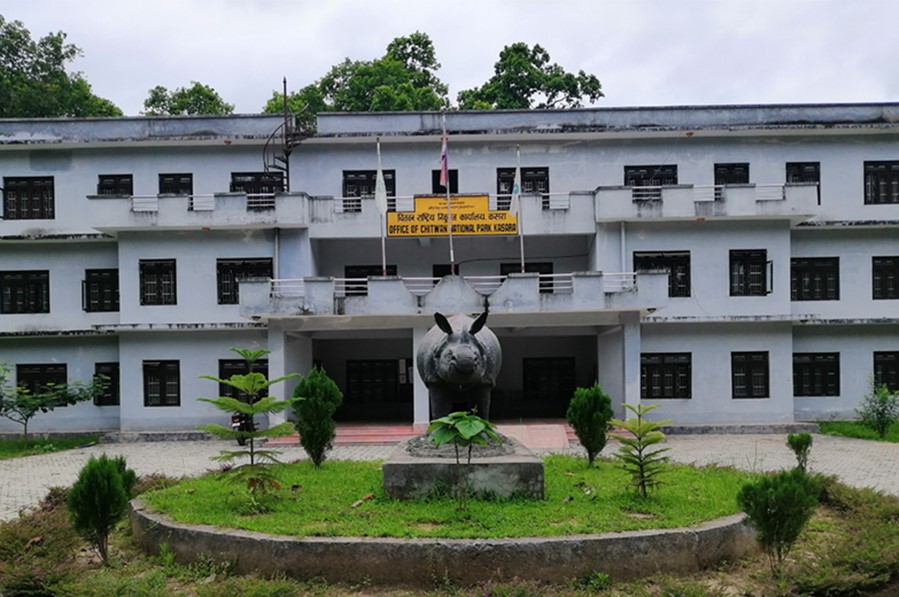 चितवन राष्ट्रिय निकुञ्जद्वारा एक करोड २९ लाख रुपैयाँ राहत वितरण