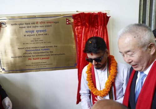 नागढुङ्गा–सिस्नेखोला सुरुङमार्ग उद्घाटन, सुरुमा अत्यावश्यक सवारीलाई मात्र प्रवेश