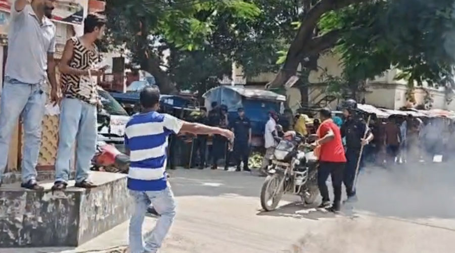 सुनसरी गोलीकाण्डको विरोधमा राजविराज सडकमा पनि प्रदर्शन