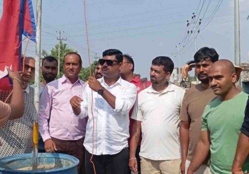 सञ्जु साह: राष्ट्रिय गौरव संरक्षणका लागि गण्डक चेकपोस्टमा नयाँ झण्डा स्थापना
