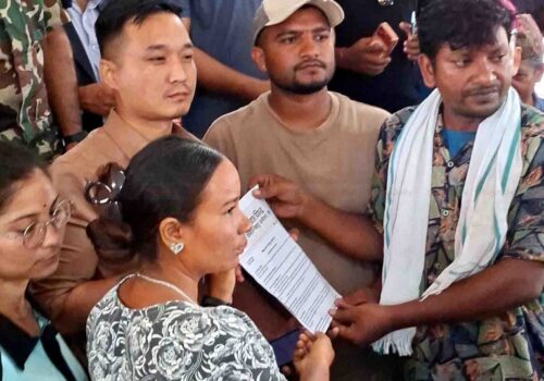 मिटरब्याज पीडितको मागसहित गृहमन्त्री सुधन गुरुङलाई ज्ञापनपत्र