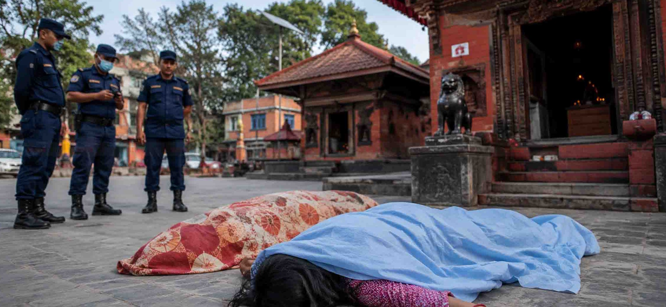 मन्दिर परिसर नजिक अचेत अवस्थामा फेला परेका दुई महिलाको मृत्यु