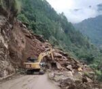 वर्षा र पहिरोले देशका प्रमुख राजमार्ग ठप्प, कहाँ कस्तो छ अवस्था?