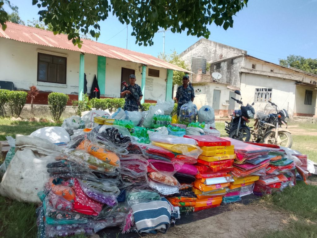 सिरहाबाट साढे १५ लाखका अवैध सामान बरामद