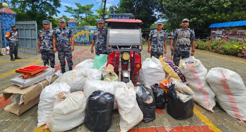 मोरङमा १५ लाख रुपैयाँ बराबरको अवैध सामानसहित एक जना पक्राउ