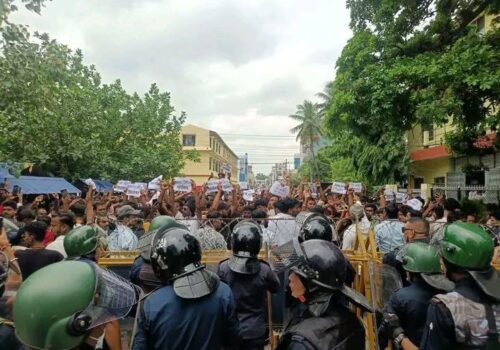 मोरङ प्रशासन अगाडि प्रदर्शन, विभिन्न माग राख्दै विरोध