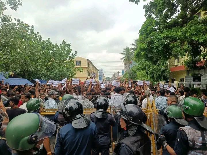 मोरङ प्रशासन अगाडि प्रदर्शन, विभिन्न माग राख्दै विरोध