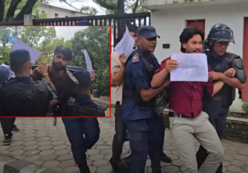 शिक्षामन्त्रीविरुद्ध ‘नेपो बेबी’ नाराबाजी, प्रदर्शनकारी विद्यार्थी पक्राउ