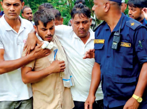 विवाहको मागसहित टावरमा चढे प्रेमी, स्थानीयमा हलचल