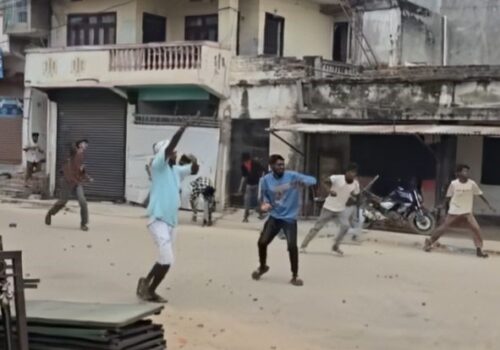 सिरहाको गोलबजारमा दुई पक्षबीच हिंसात्मक झडप