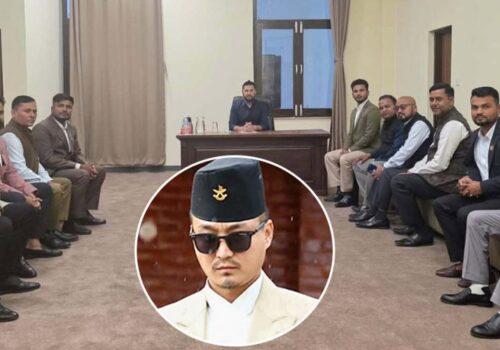 मधेशका रास्वपा सांसदको भेटमा गृहमन्त्रीको भूमिकामाथि उठ्यो प्रश्न