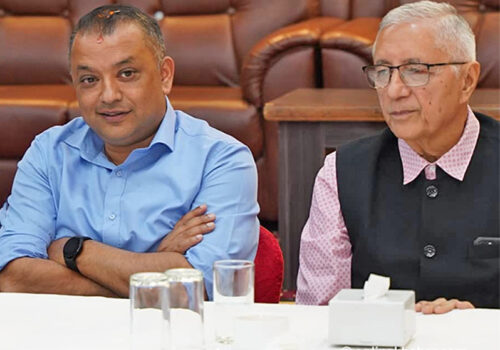 कांग्रेसका गगन थापा र शेखर कोइरालाबीच भेटवार्ता