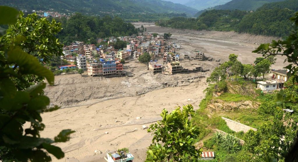 बाढी प्रभावित नुवाकोटमा विद्युत् सेवा पुनः सञ्चालन
