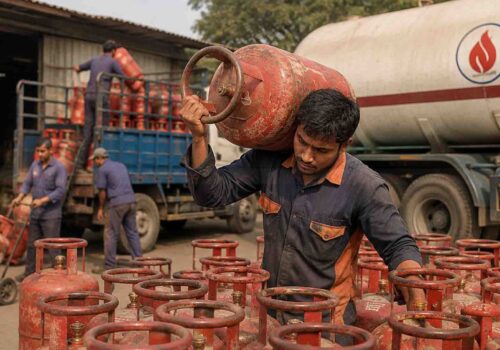 ग्यास अभाव बढेपछि आयल निगमको निर्देशन– घरायसी उपभोक्तालाई पहिलो प्राथमिकता
