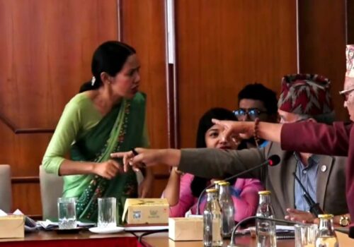 बञ्चरेडाँडाको फोहोर व्यवस्थापनबारे मेयर र आशिकाबीच चर्काचर्की