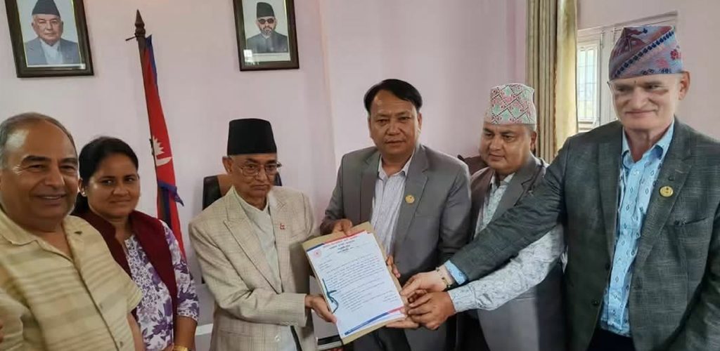 राप्रपासहित ६३ सांसदको समर्थनमा बागमतीको मुख्यमन्त्रीमा थापाको दाबी