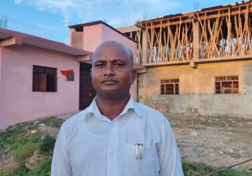 टापुजस्तै रहेको वडा नं. ५ नरकटिया भवानीपुरमा विकासको लहर ल्याएका छौं” — वडाध्यक्ष फेकु दास