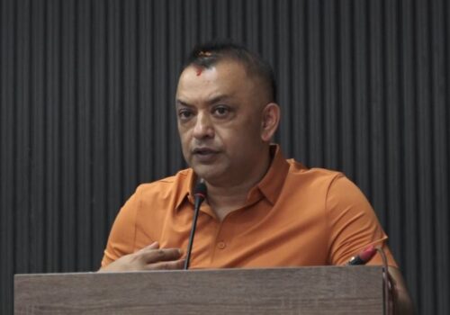 पार्टीका असन्तुष्ट नेतासँग निरन्तर छलफल गरिरहेका छौँ : गगन थापा