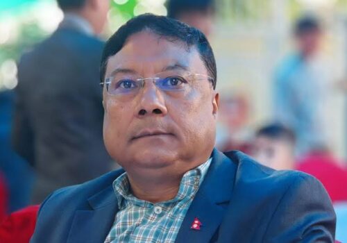 पत्रकार श्रेष्ठलाई हतकडी लगाएर अदालतमा पेस गरियो