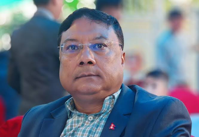 पत्रकार किशोर श्रेष्ठलाई आज अदालतमा उपस्थित गराइँदै