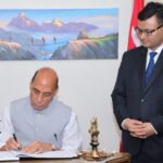 भारतीय रक्षामन्त्री सिंह : नेपाल–भारत सुखदुःखका साथी, उद्धारमा सघाउँछौँ