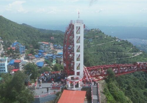 स्काईवाकको आकर्षणले भेडेटारमा पर्यटकको घुइँचो