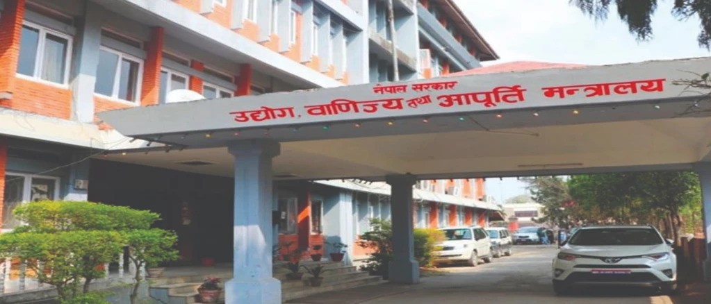 ग्यासमा कालोबजारी भए ९८५१११६७७३ मा खबर गर्न मन्त्रालयको आग्रह